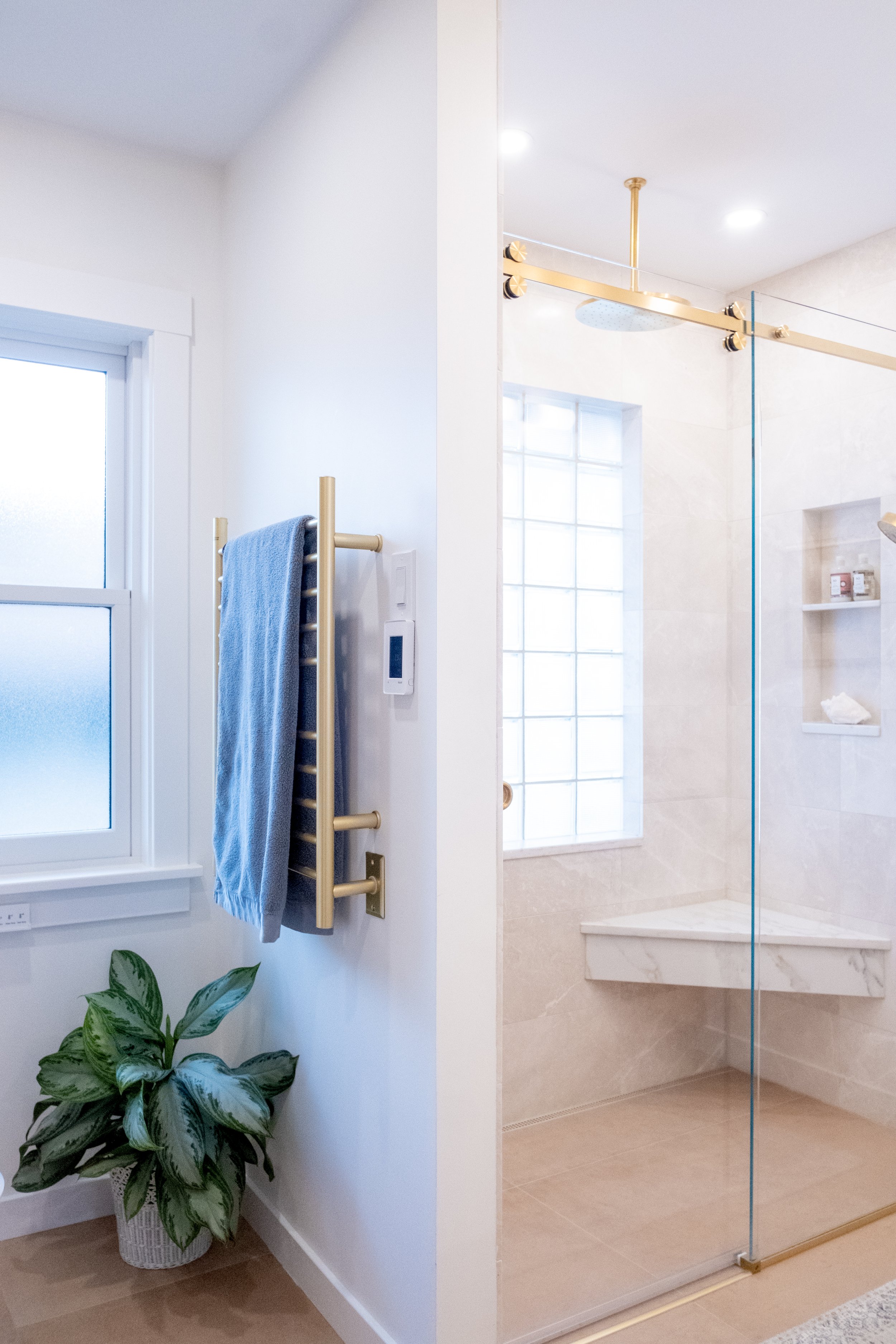 5329 fair oaks bathroom F6597 r ad.jpg