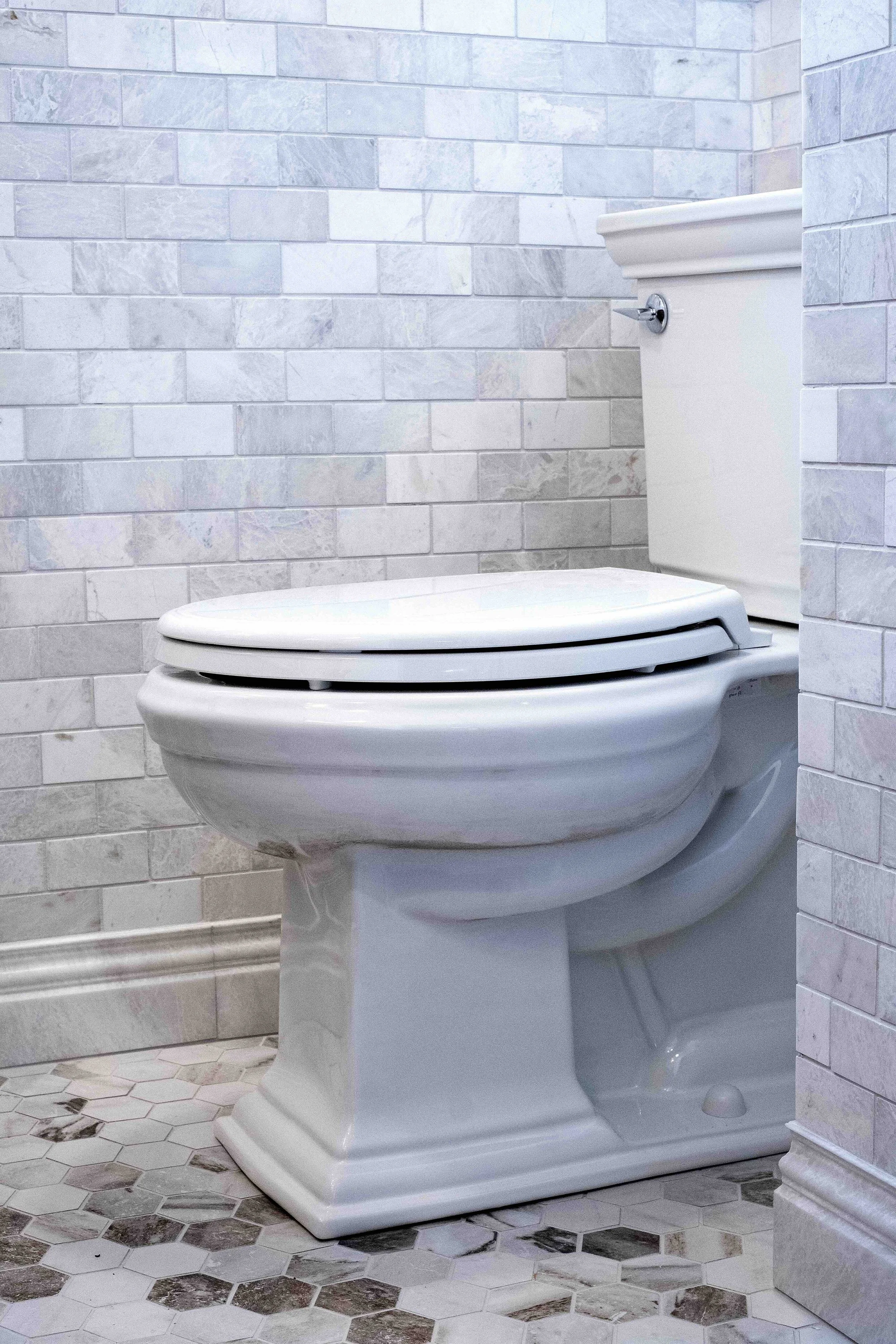 2760 beechwood bathroom F1515 r ad.jpeg