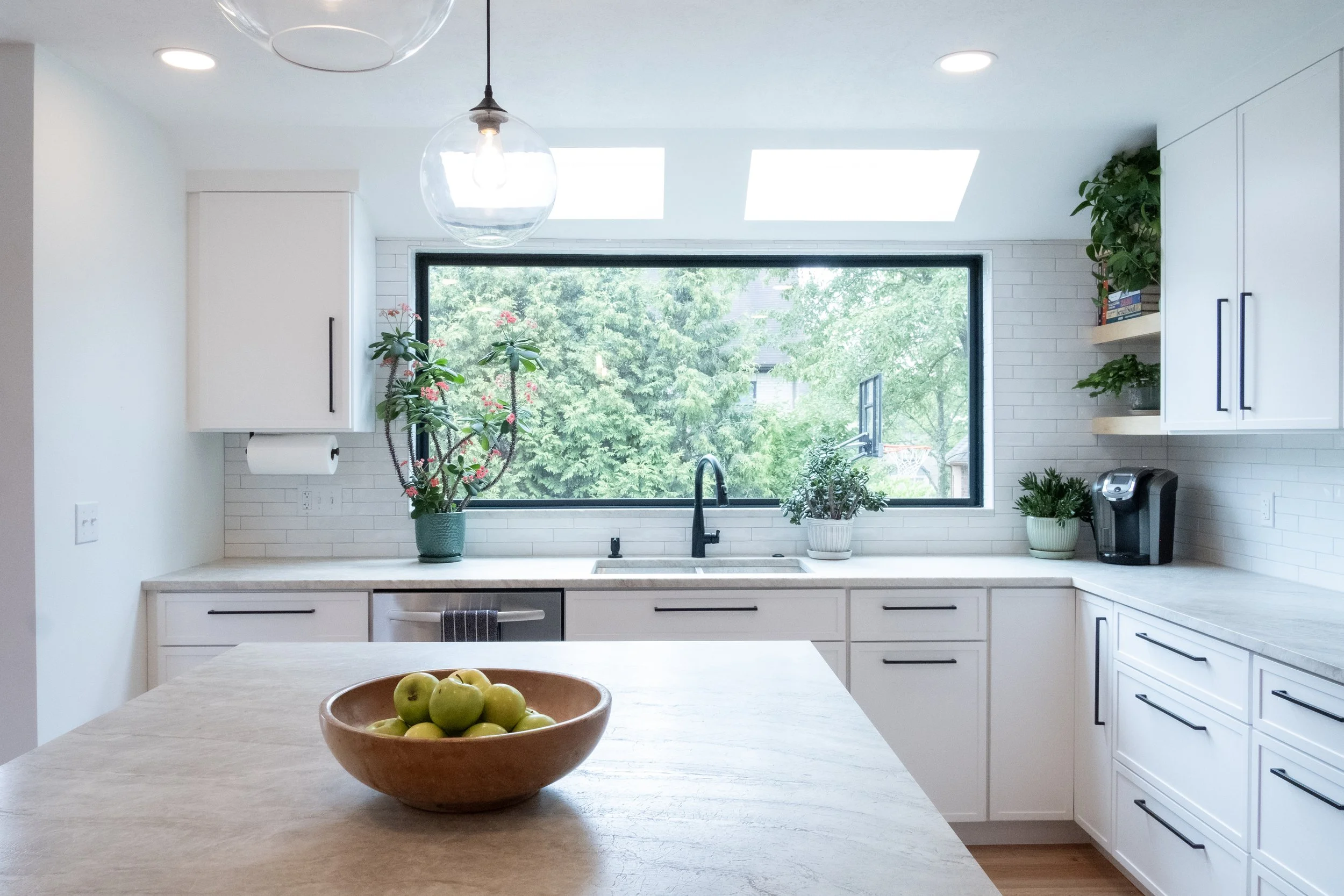 125 gilda kitchen F5334 r.jpg