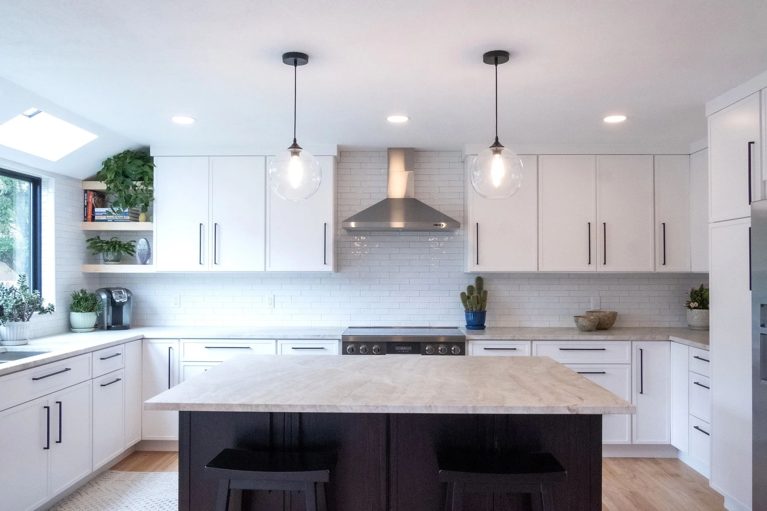 125 gilda kitchen F5341 r ad.jpg