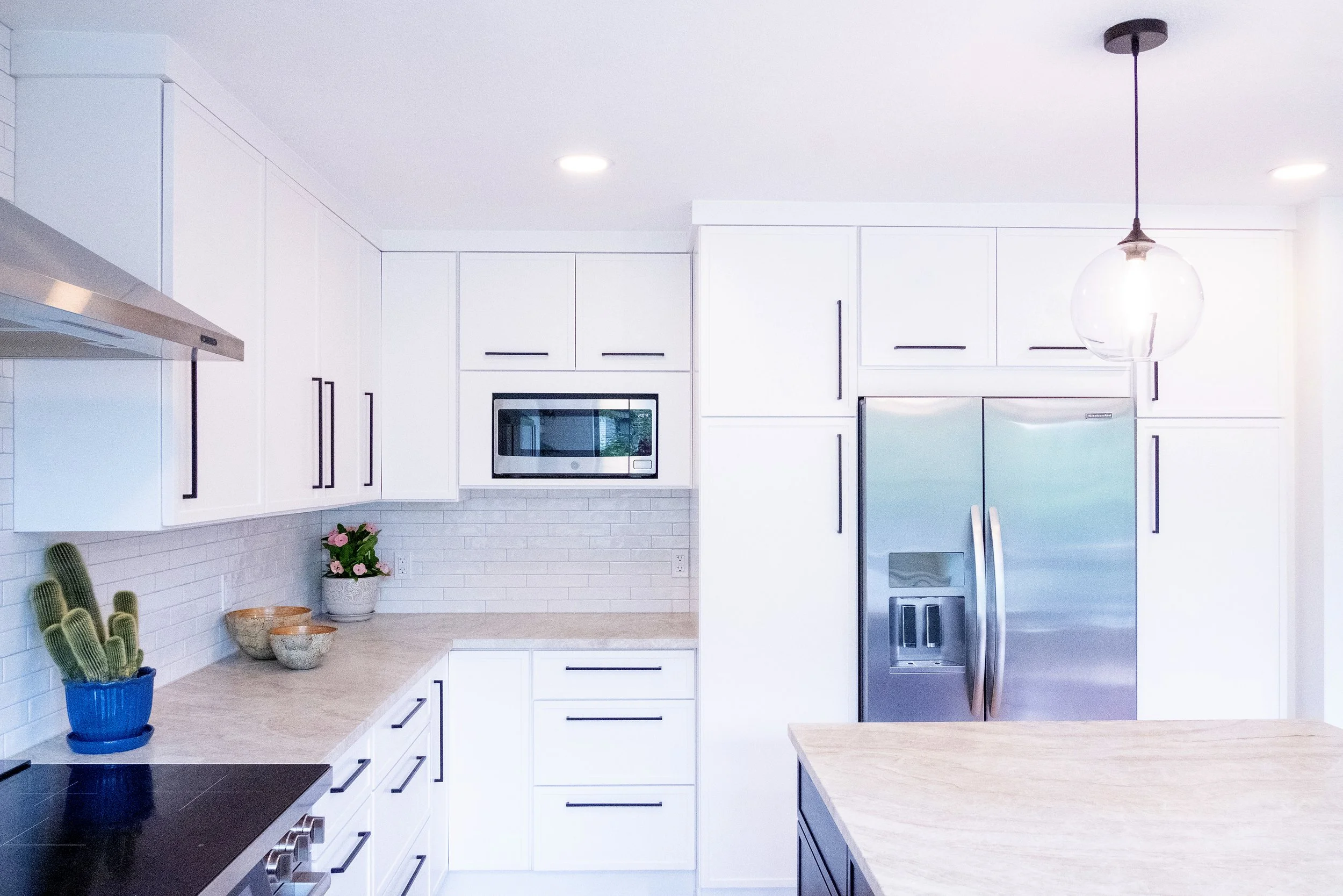 125 gilda kitchen F5350 r ad copy.jpg
