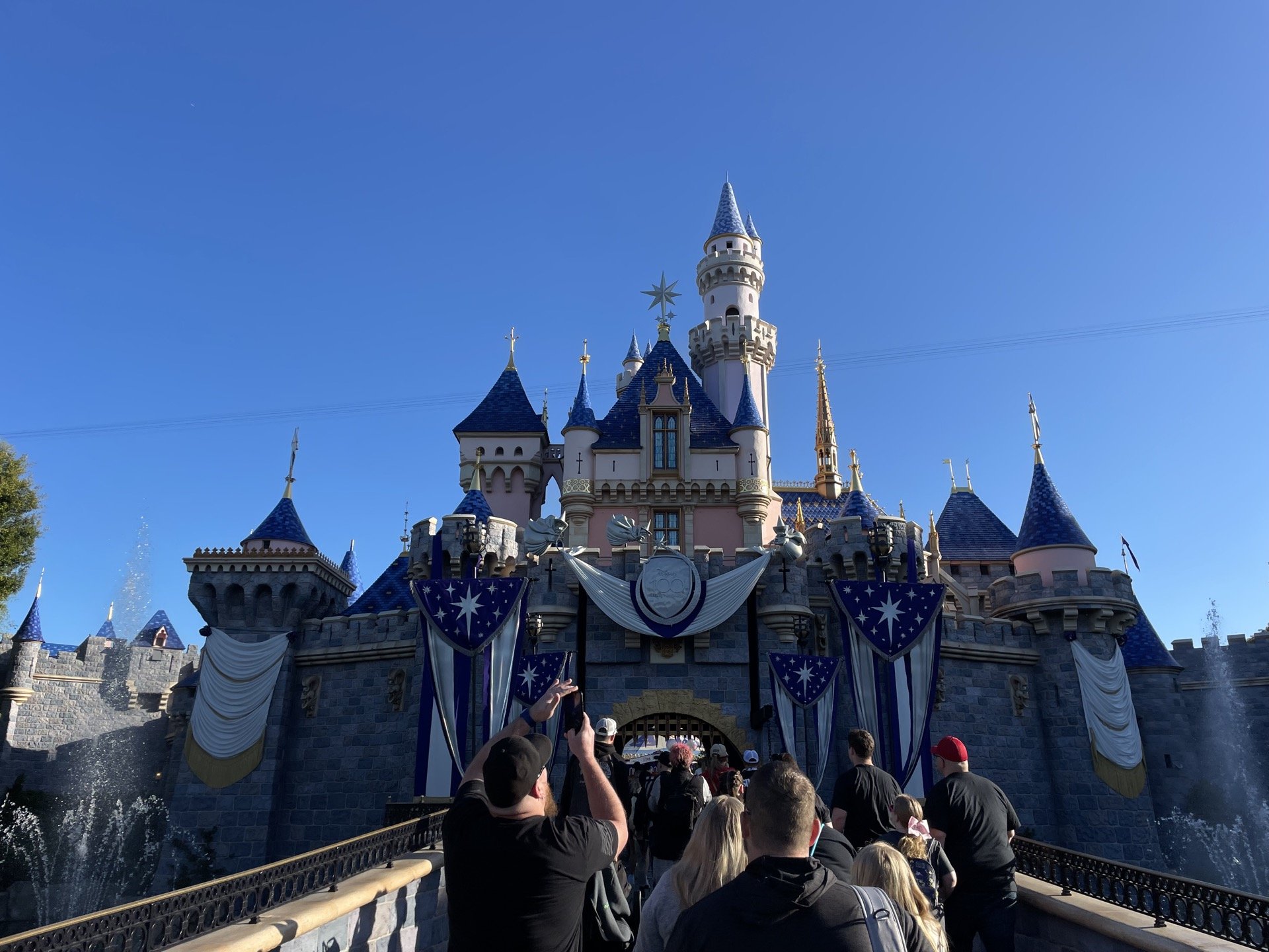Disneyland Rope Drop and Early Entry Strategy