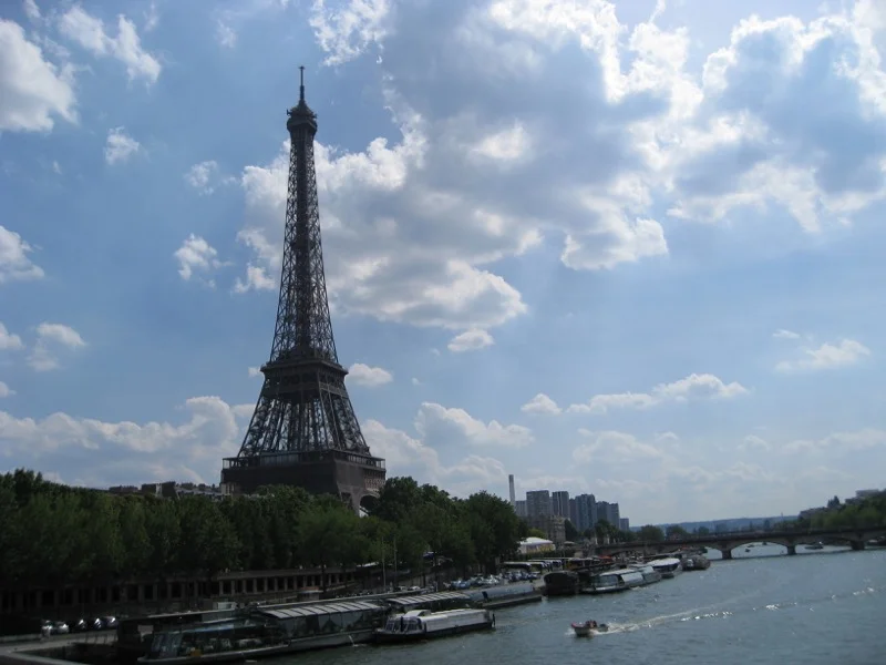 Disneyland Paris Complete Guide and Tips (2023)