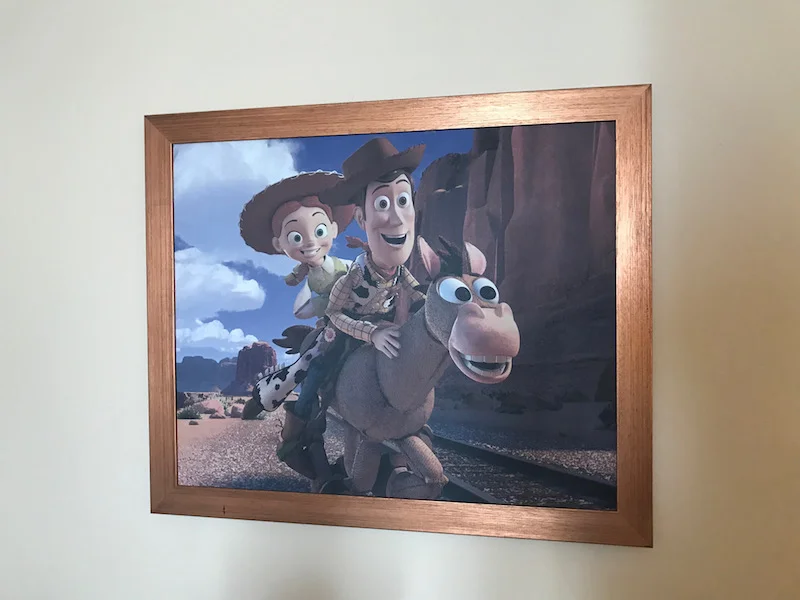 disney hotel cheyenne room 5.jpg