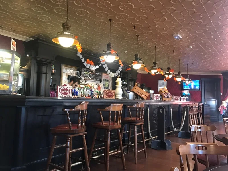 disneyland paris bars - red garter saloon 2.jpg