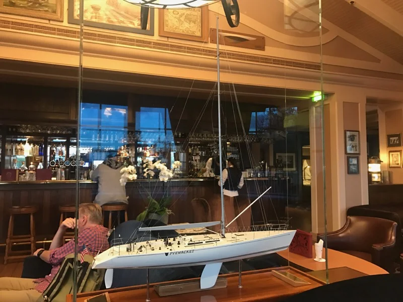 disneyland paris bars - captains quarters 2.jpg