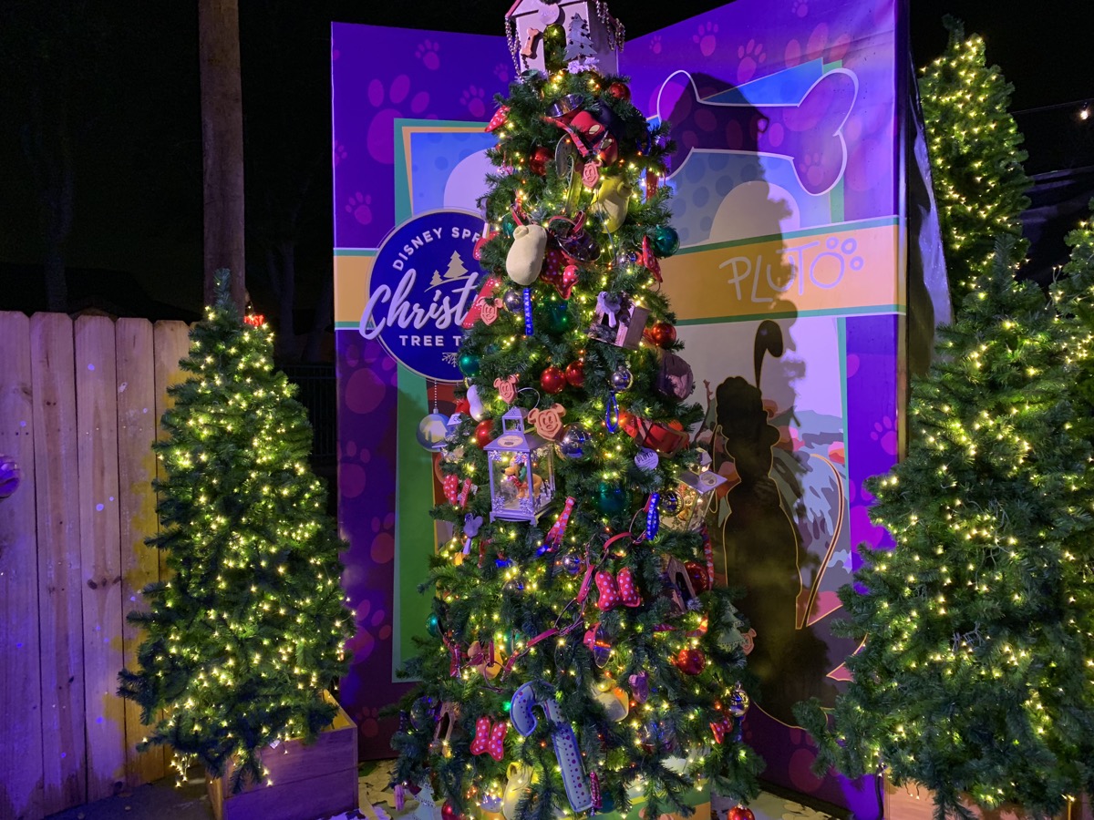 walt disney world christmas disney springs christmas tree trail 5.jpeg