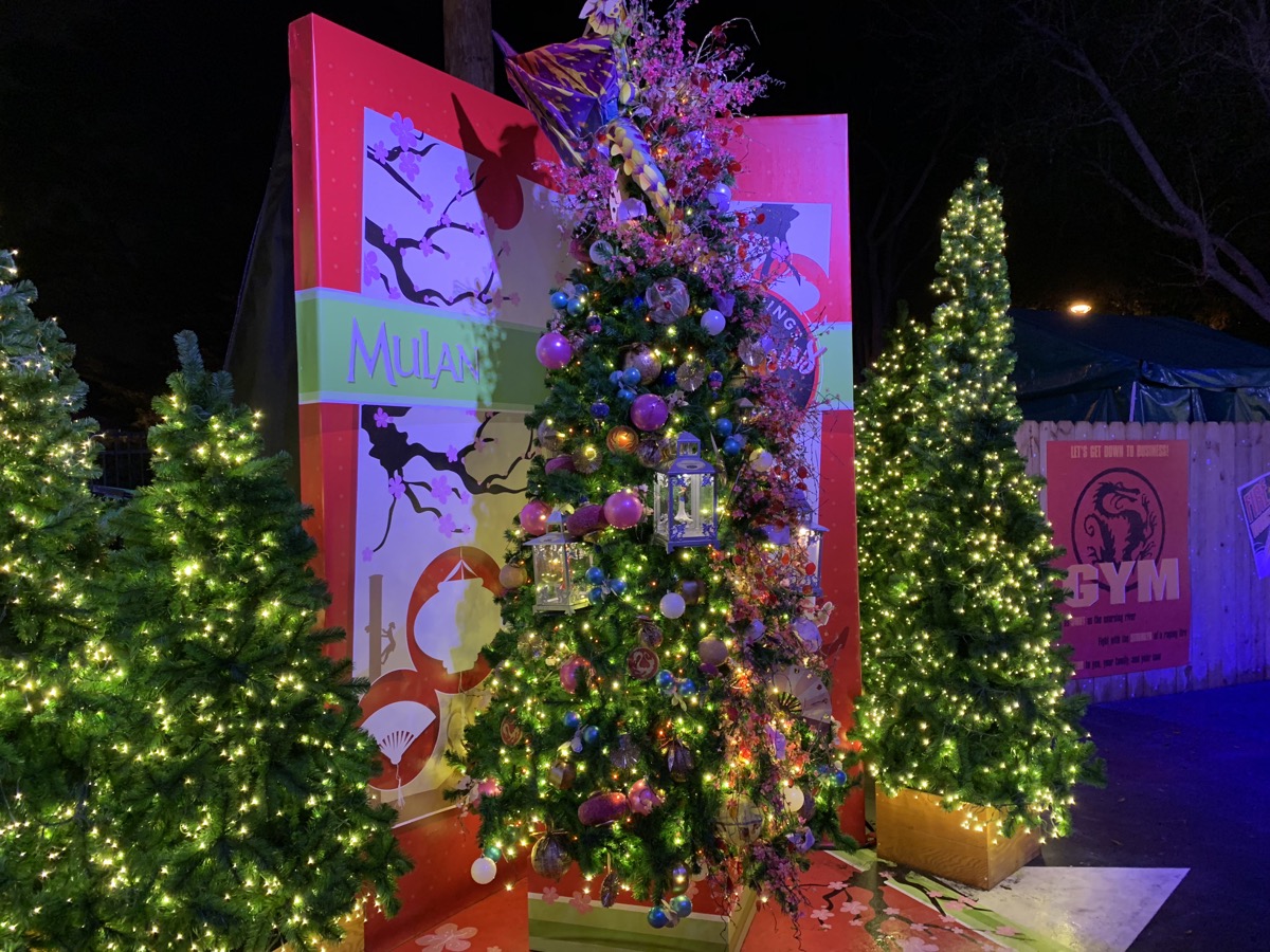 walt disney world christmas disney springs christmas tree trail 17.jpeg