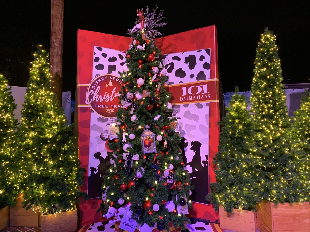 walt disney world christmas disney springs christmas tree trail 32.jpeg