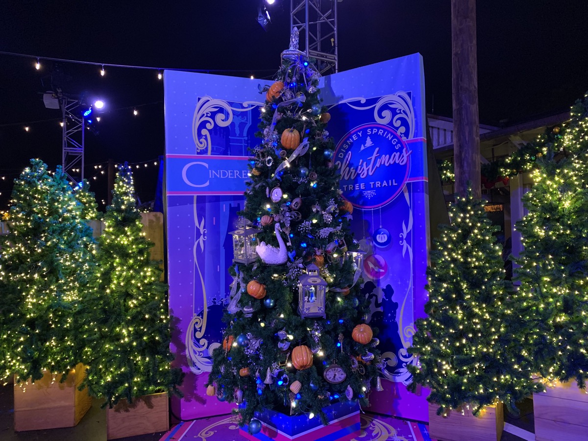 walt disney world christmas disney springs christmas tree trail 34.jpeg