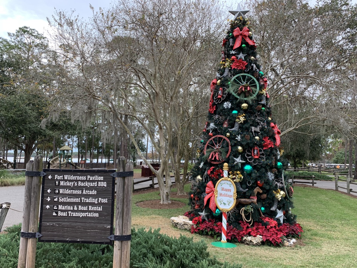 disney world hotels christmas decorations fort wilderness 5.jpg