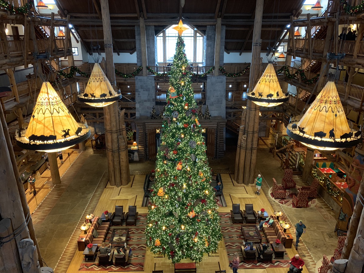 disney world hotels christmas decorations wilderness lodge tree 3.jpg