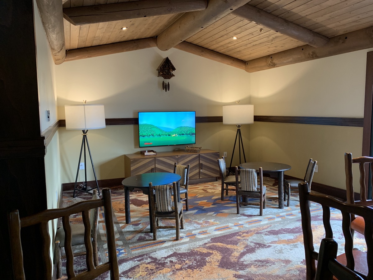 disney wilderness lodge old faithful club level review lounge 2.jpeg
