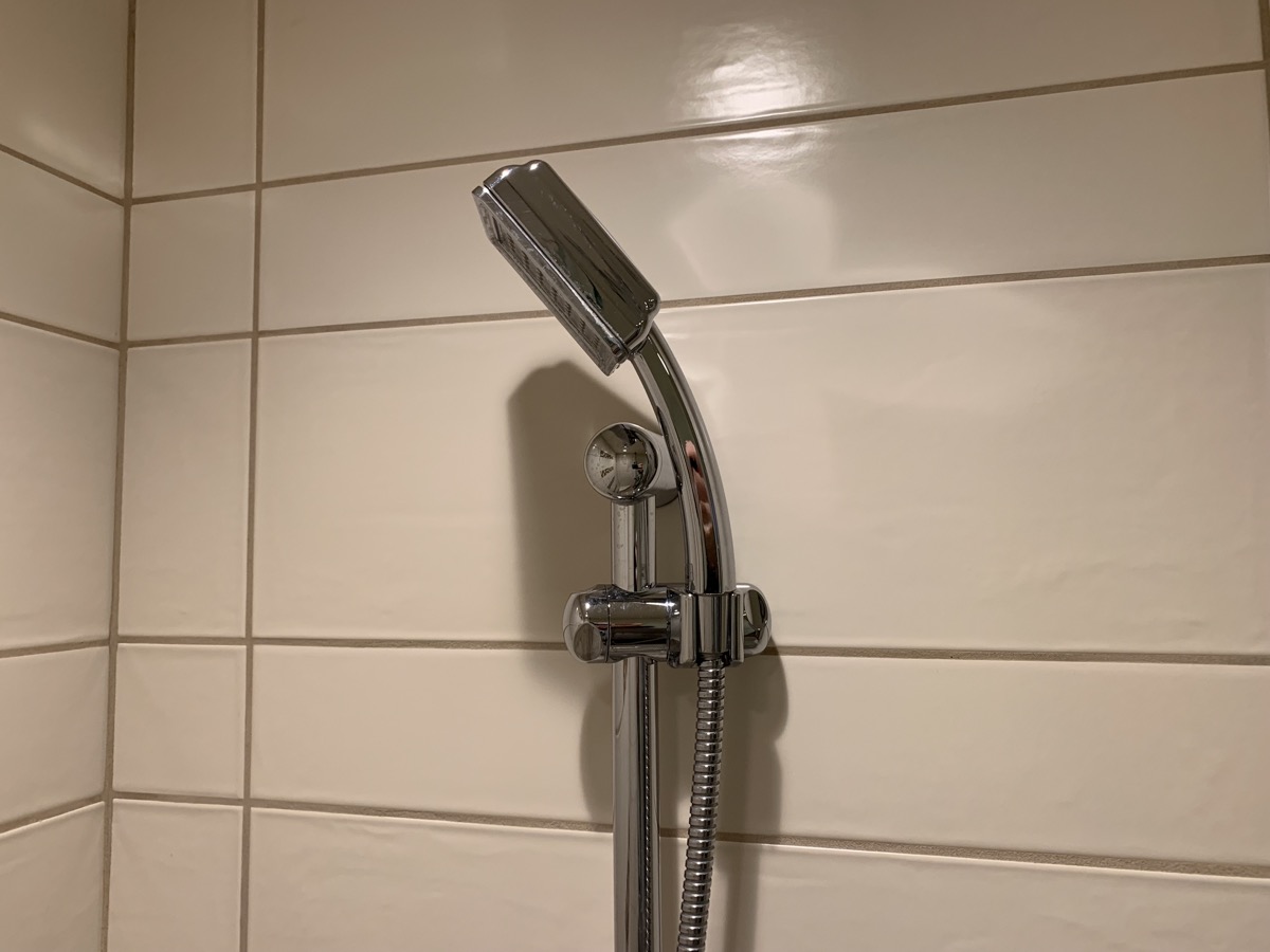 disney grand californian hotel review bathroom 8.jpeg
