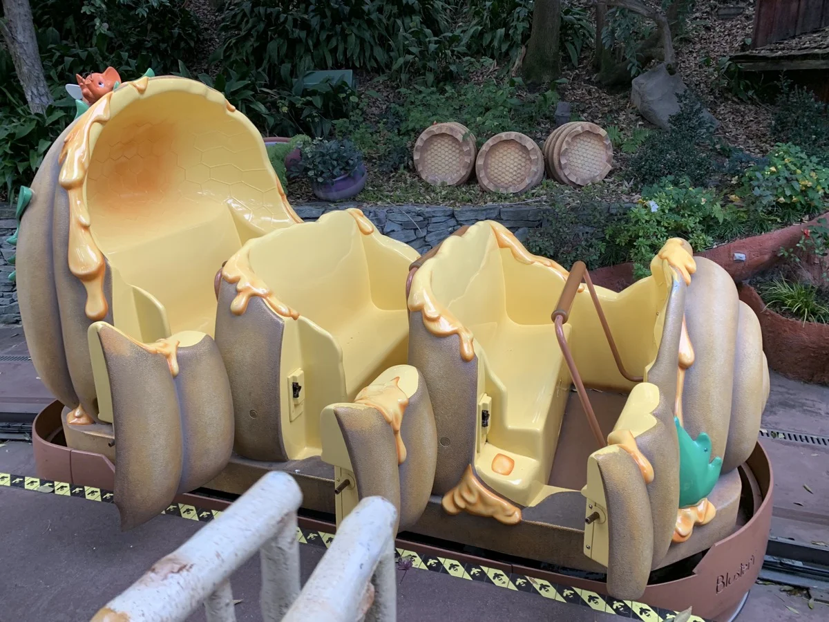 disneyland rides guide winnie the pooh 1.jpeg