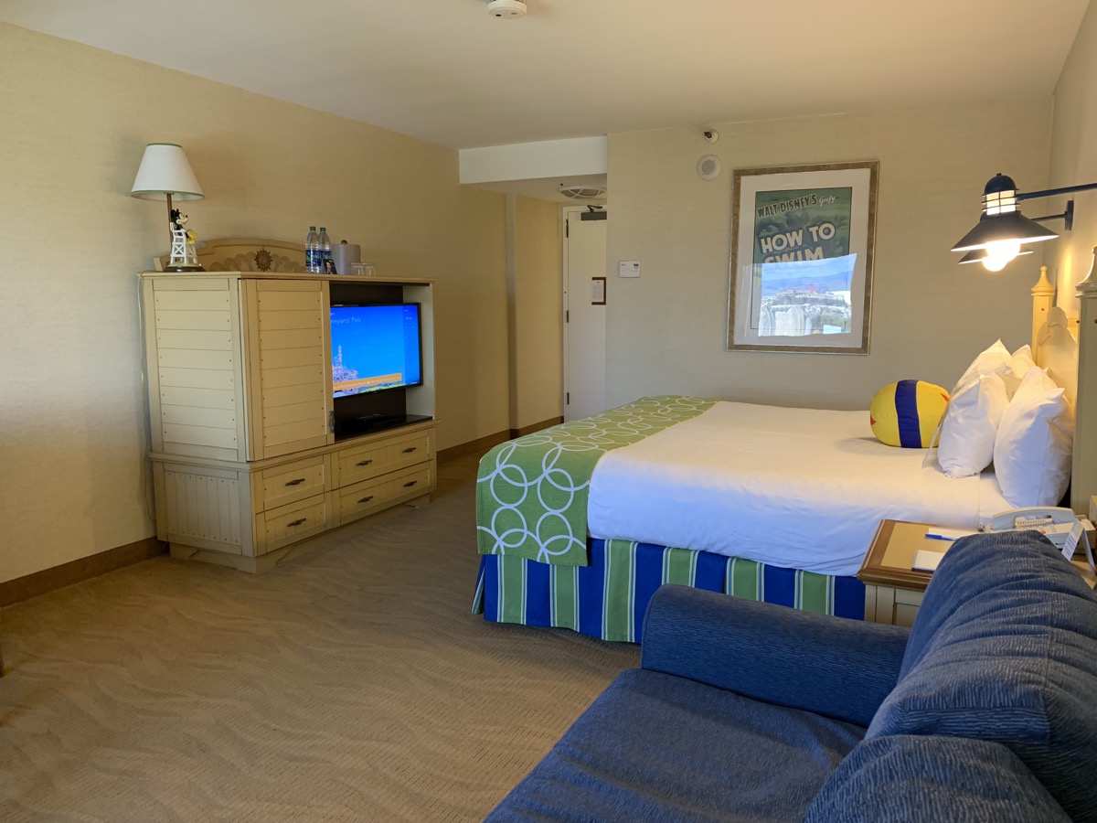 disney paradise pier hotel review room 14.jpeg