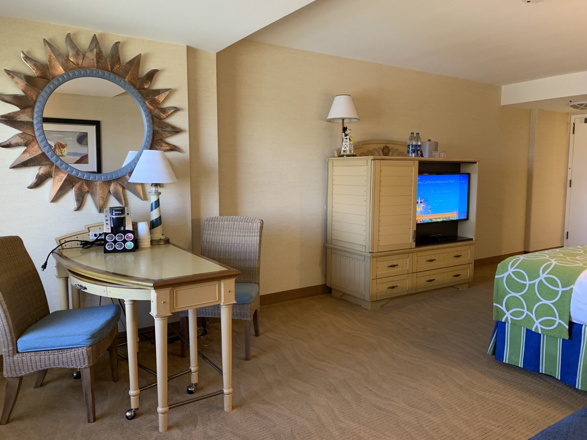 disney paradise pier hotel review room 15.jpeg