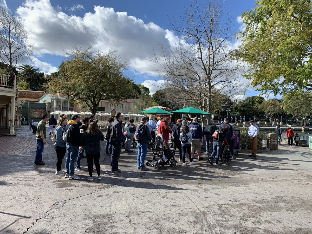 disneyland fastpass maxpass fantasmic kiosk.jpeg