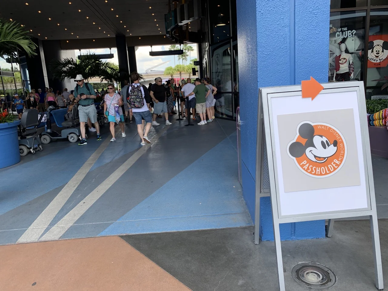 disney world trip report early summer 2019 day four 02 passholder magnet.jpeg