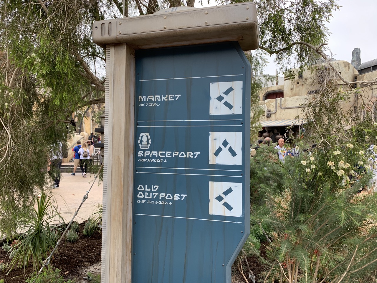 disneyland trip report day 2 galaxys edge 42.jpeg
