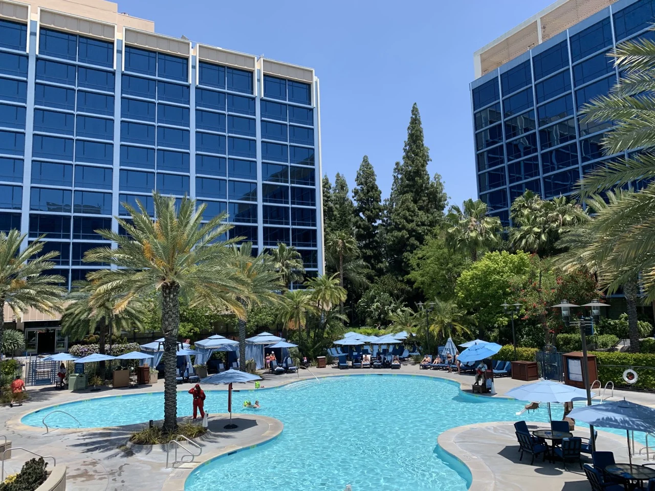 Review Of Disney S Disneyland Hotel Mouse Hacking