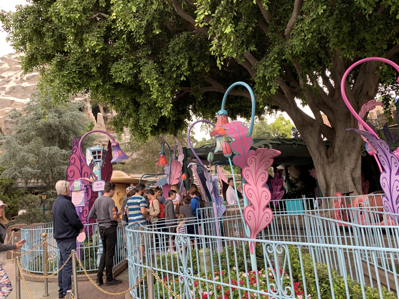 disneyland trip report day 5 11 alice in wonderland.jpeg