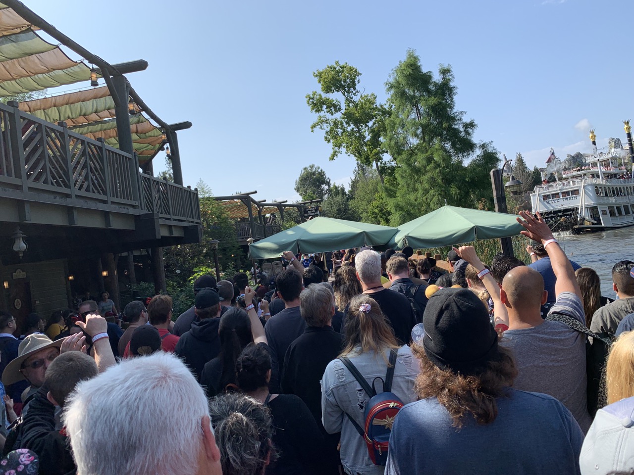 disneyland trip report galaxys edge afternoon 06 queue.jpeg