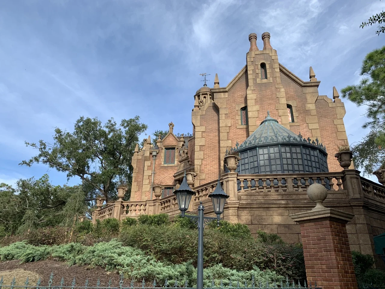 magic kingdom rides 22 haunted mansion.jpeg