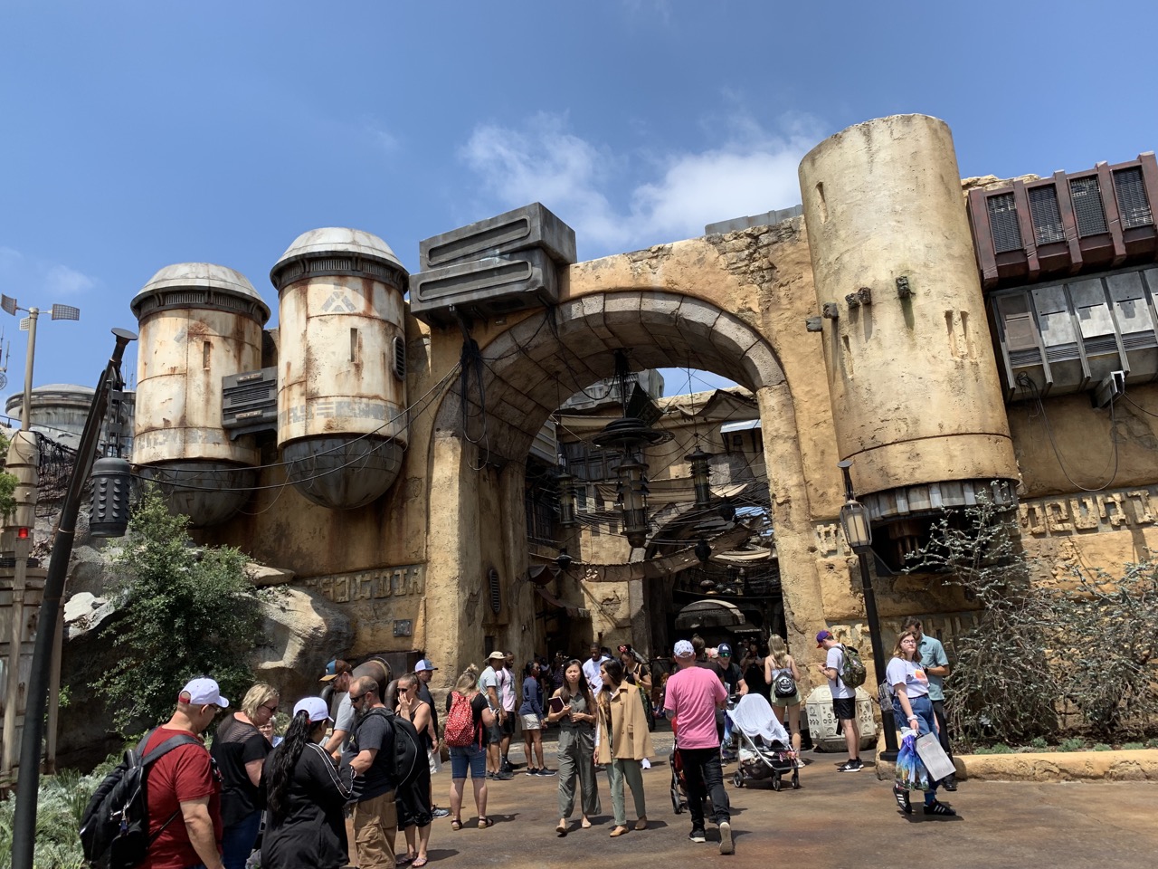 disneyland trip report june 2019 part 2 17 crowds.jpeg