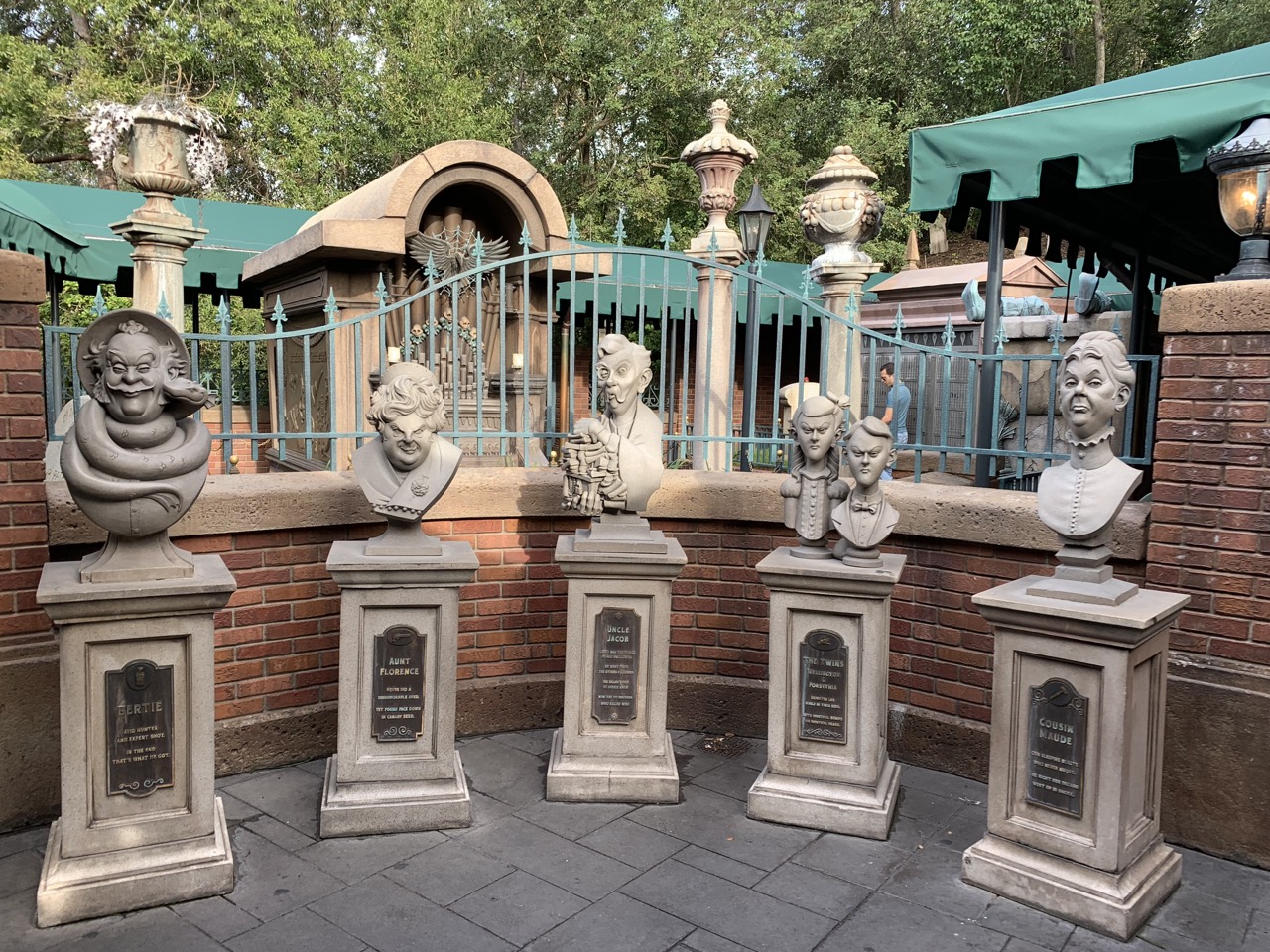 best disney rides in the world haunted mansion.jpeg