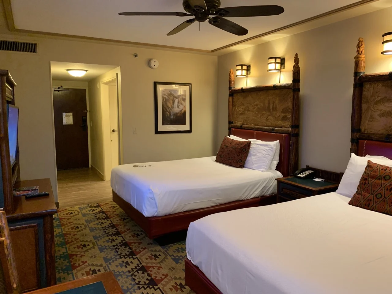 disney world best deluxe resort hotel ranking 07 wilderness lodge room.jpeg