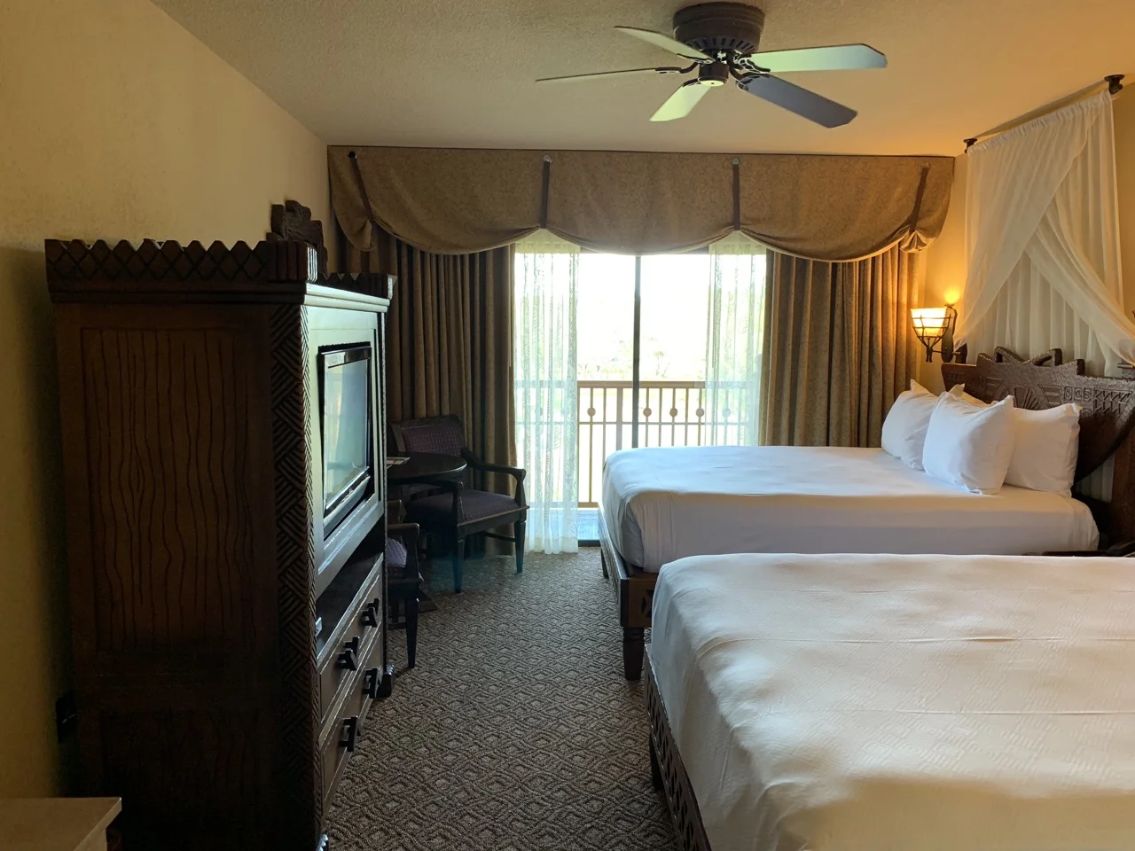 disney world resort best hotels 01 animal kingdom lodge room.jpeg