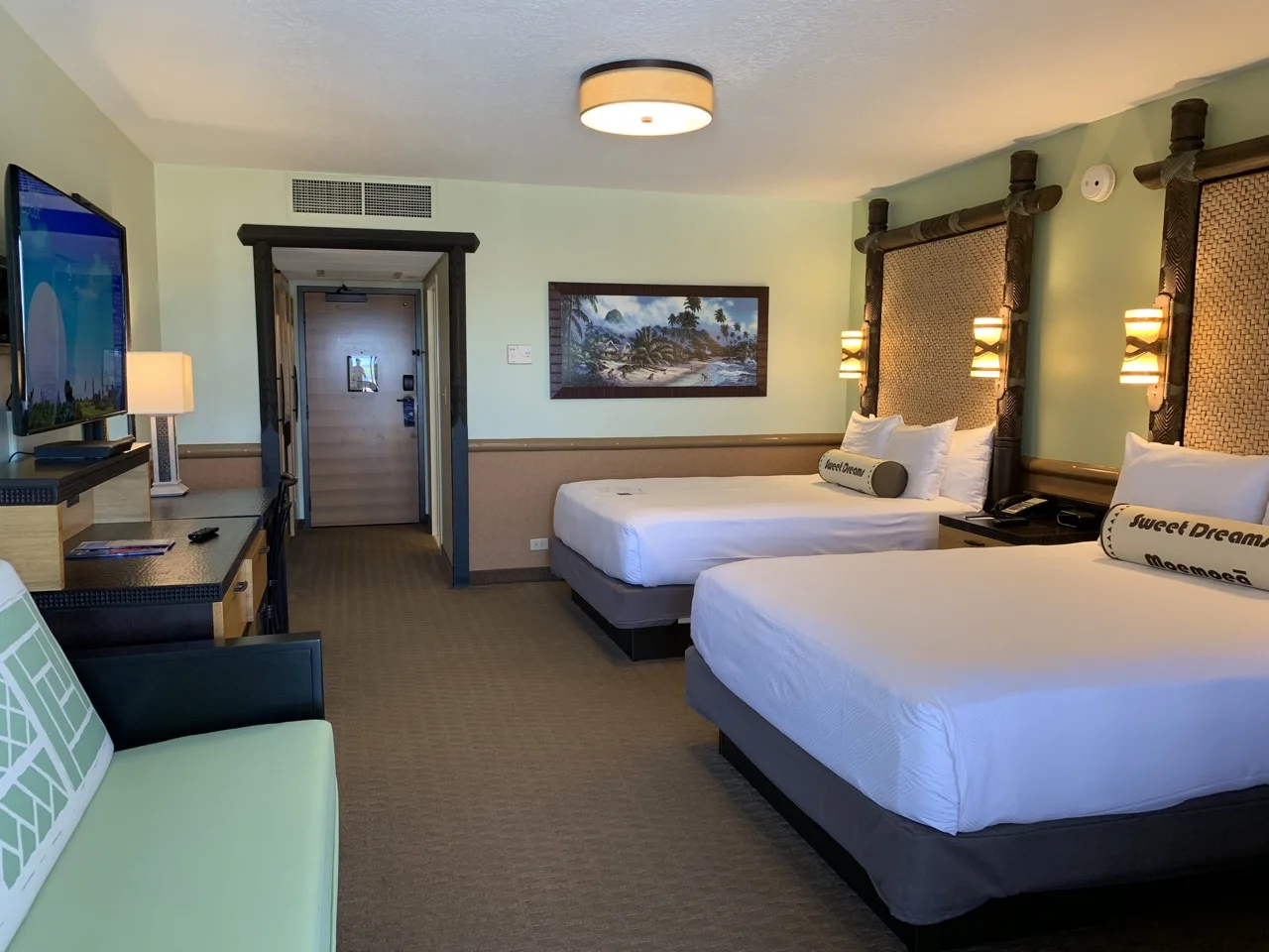 disney world resort best hotels 09 polynesian room.jpeg