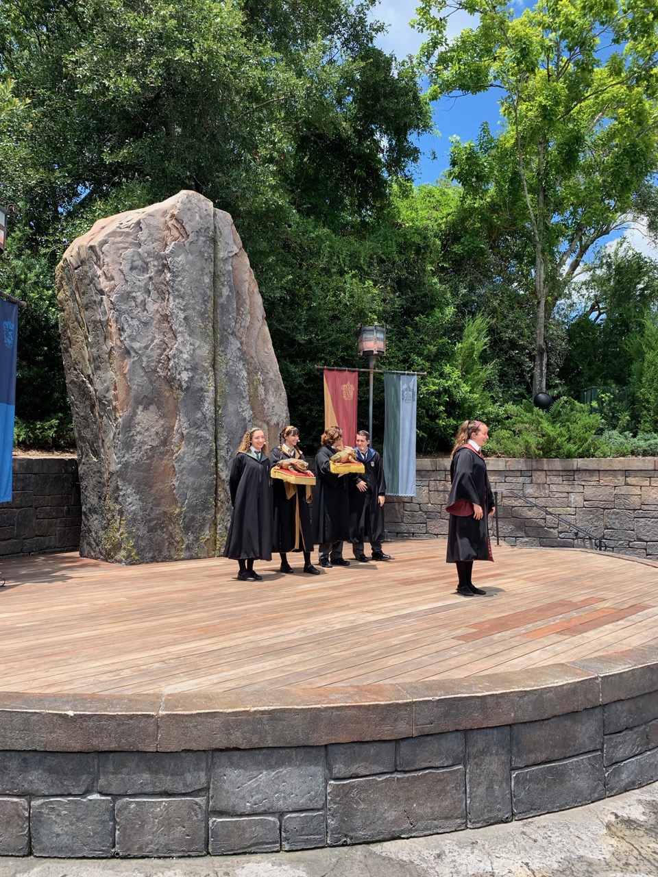 universal orlando summer 2019 trip report part 5 froid choir.jpeg