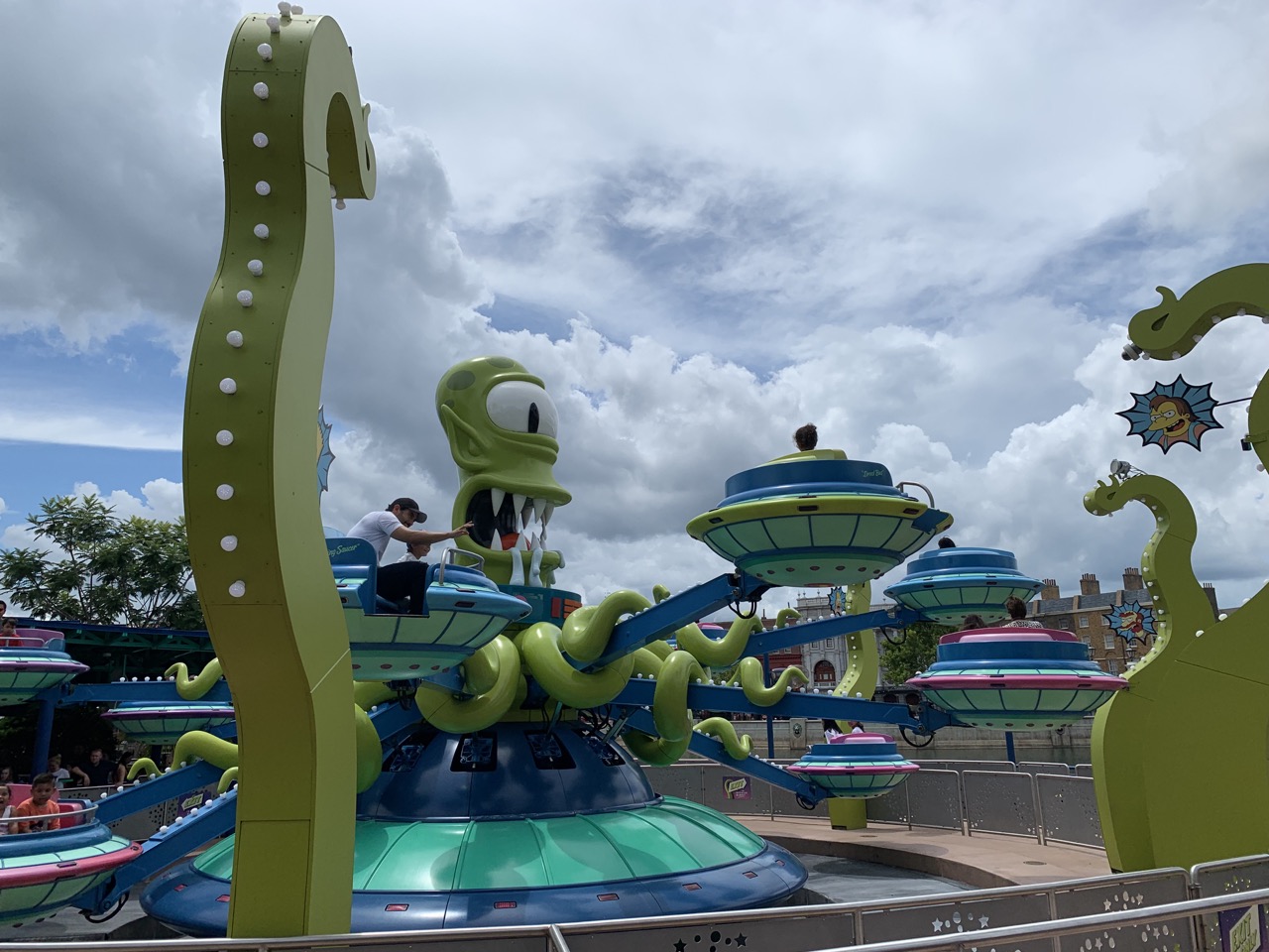 universal studios florida rides guide best rides twirl n hurl.jpeg