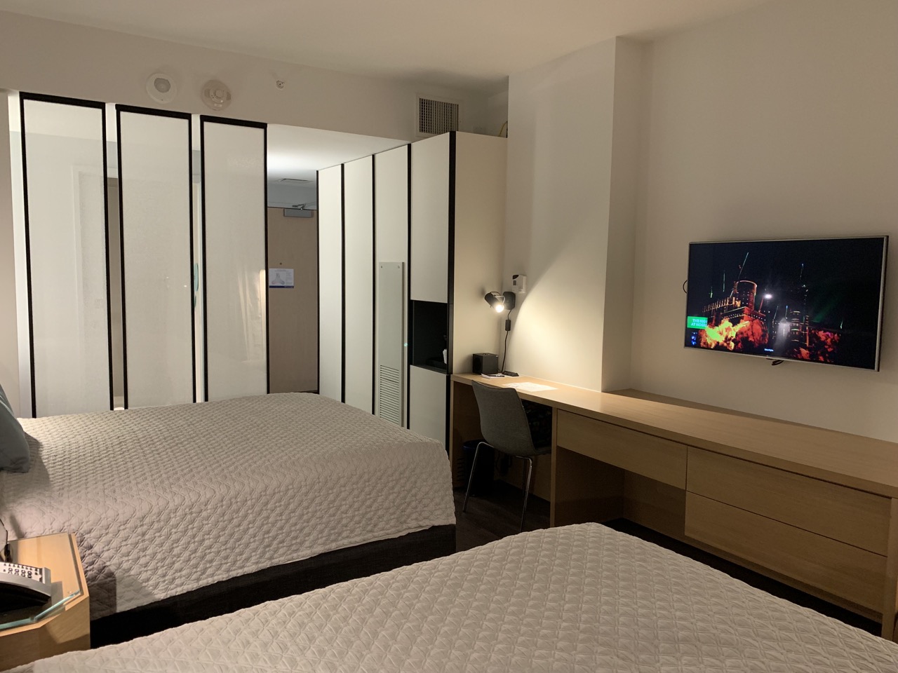 universal aventura hotel review room 7.jpeg