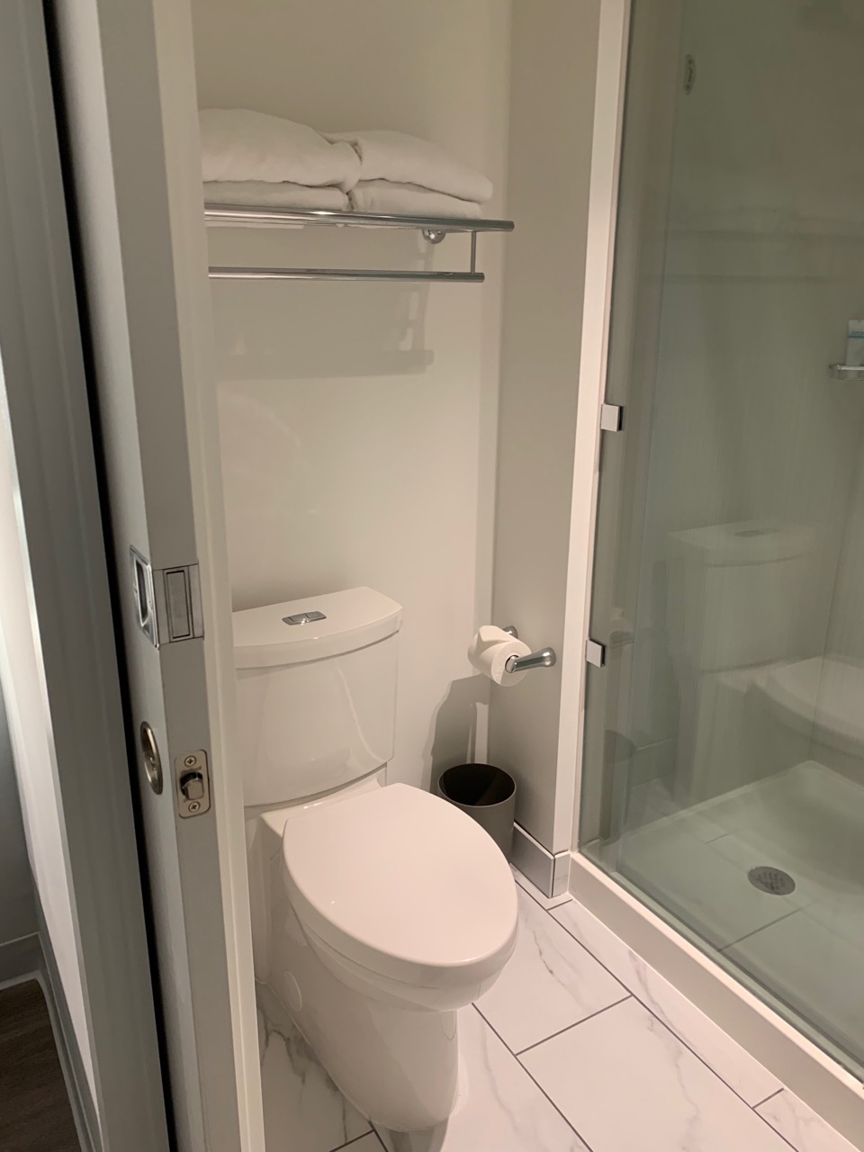 universal aventura hotel review bathroom 3.jpeg
