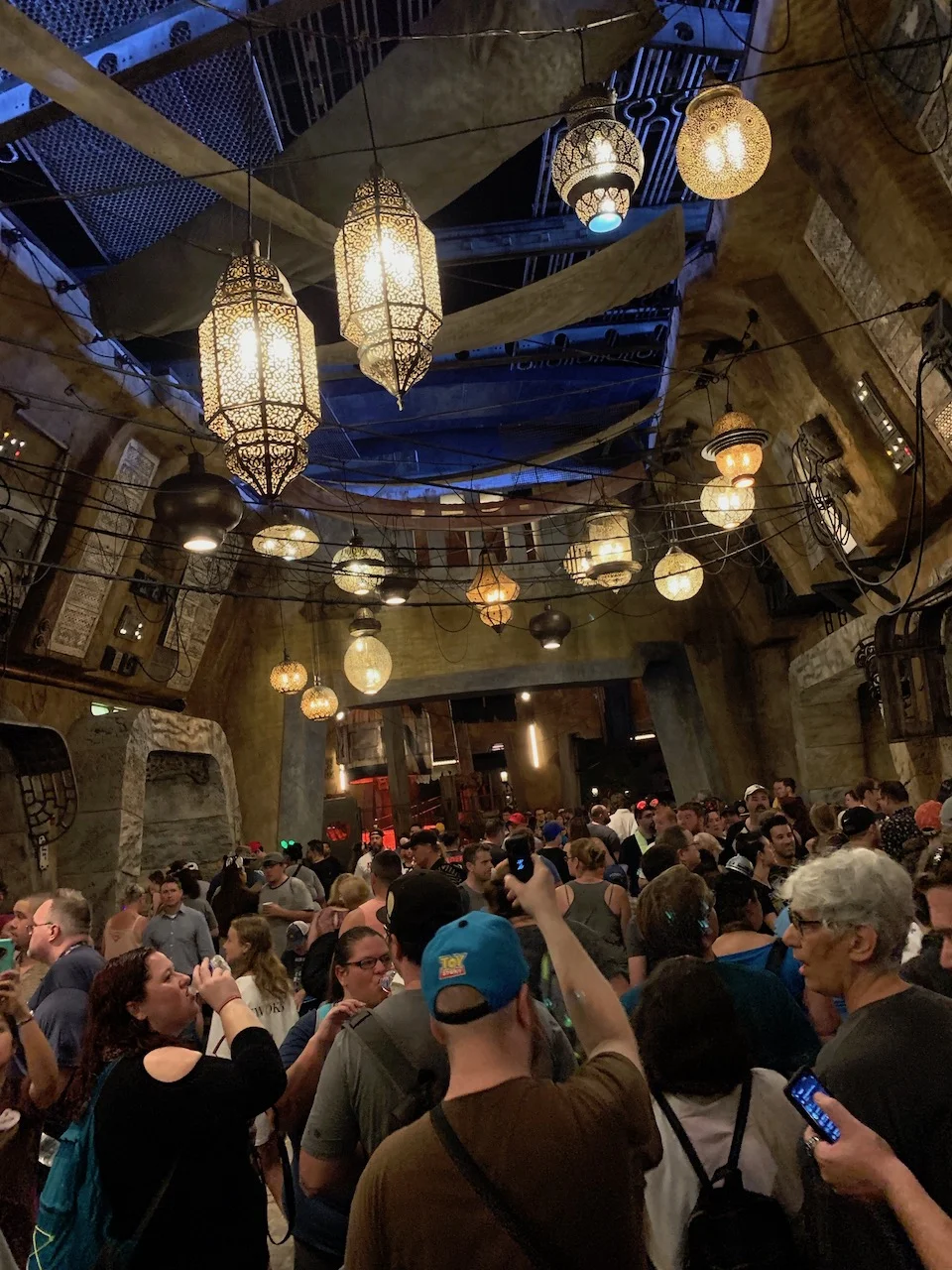 disney world trip report star wars galaxys edge opening crowds 01.jpeg