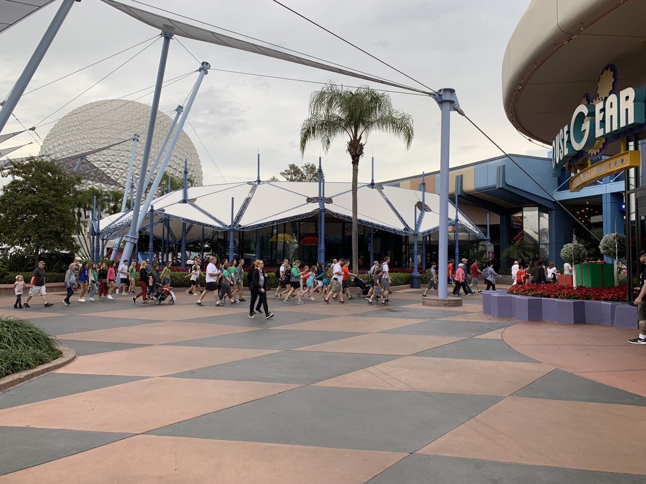 epcot rope drop world showcase entrance 03.jpeg