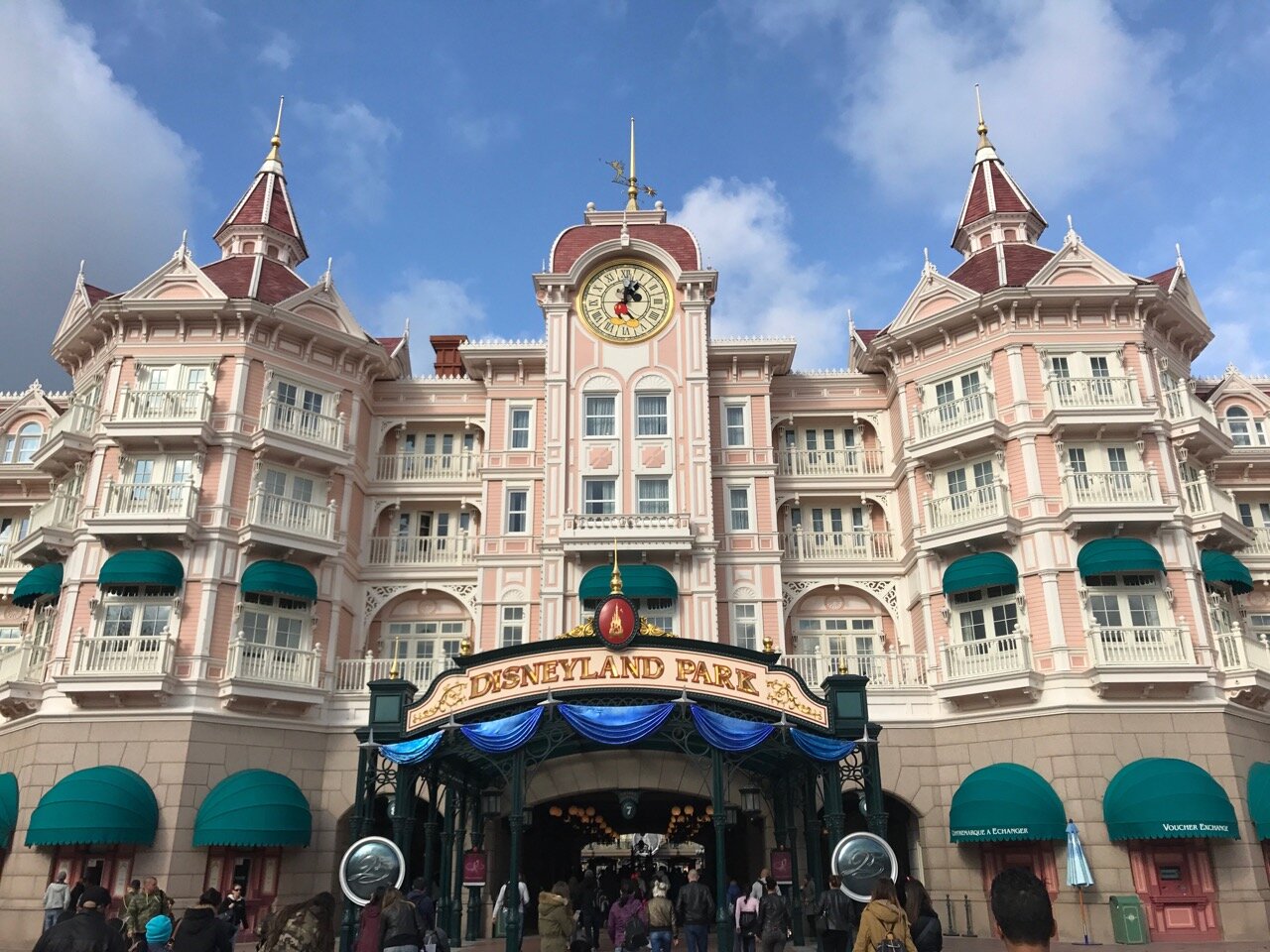 Disneyland Hotel, Disney Hotels