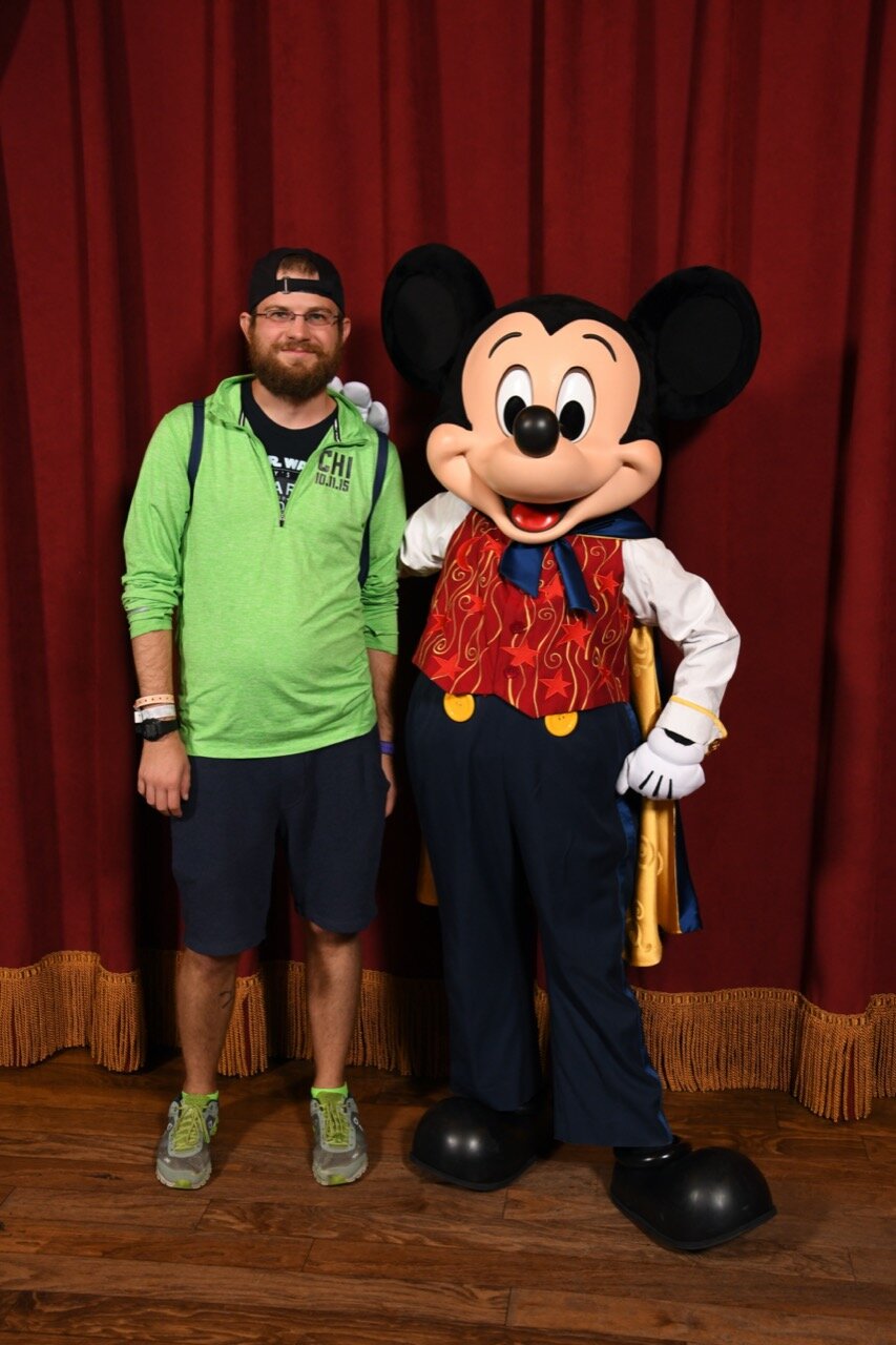 fenómeno Nuestra compañía Poder How to Meet Mickey Mouse at Disney World - Mouse Hacking
