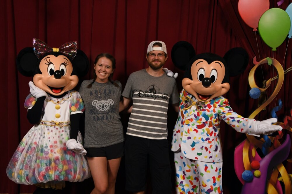fenómeno Nuestra compañía Poder How to Meet Mickey Mouse at Disney World - Mouse Hacking