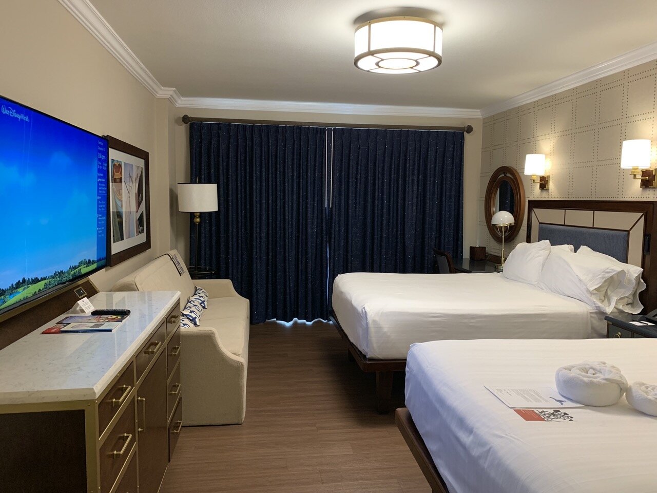 disney world yacht beach boardwalk compare yc room 4.jpeg