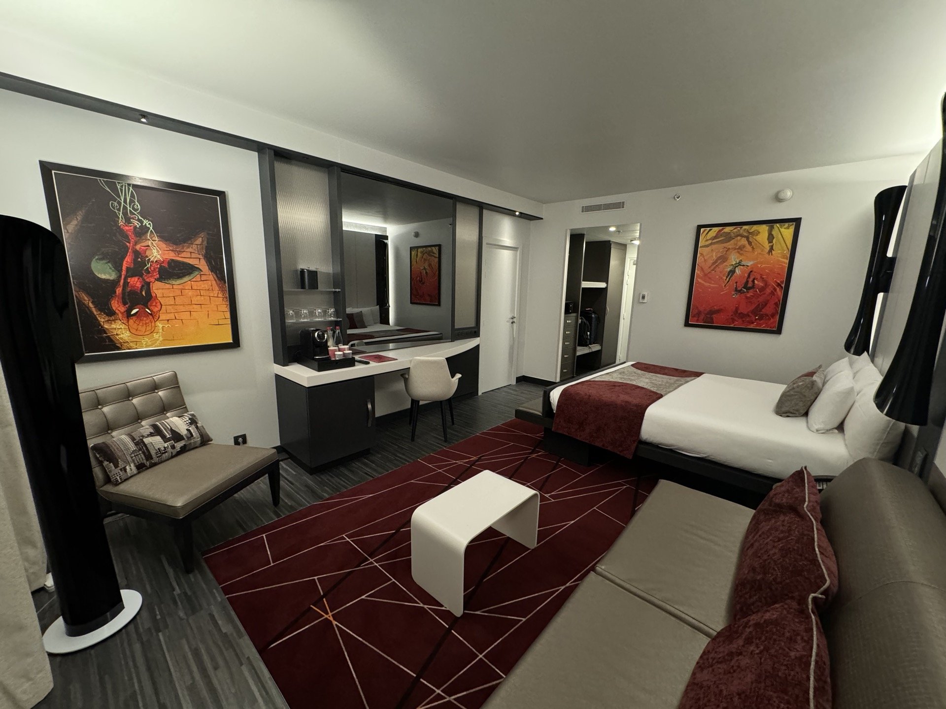 disney-hotel-new-york-art-of-marvel-room-03.jpeg