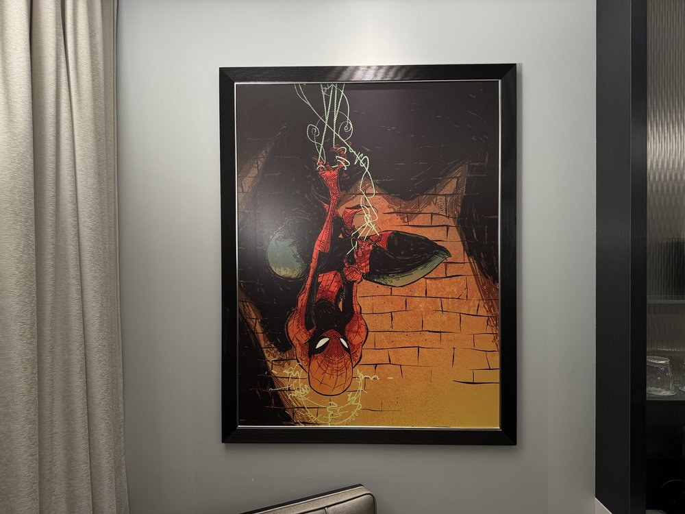 disney-hotel-new-york-art-of-marvel-room-details-05.jpeg