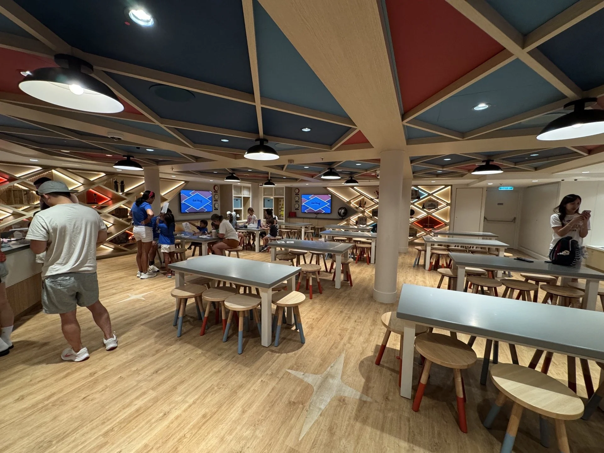 disney-treasure-oceaneer-club-imagineer-lab.jpeg