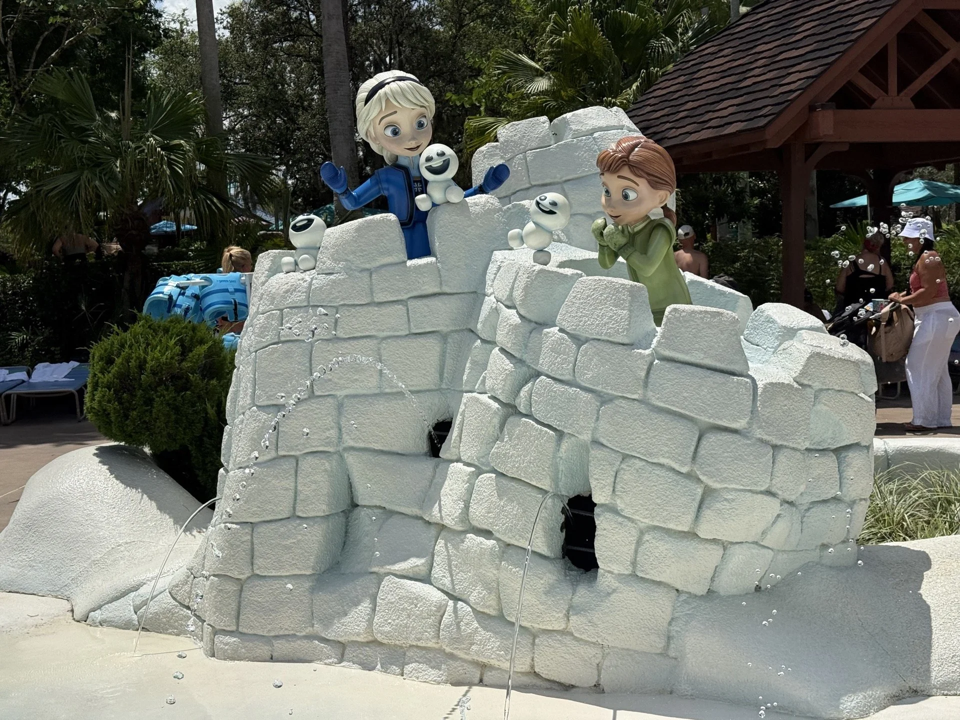 disney-blizzard-beach-AnnaElsaClose.jpeg