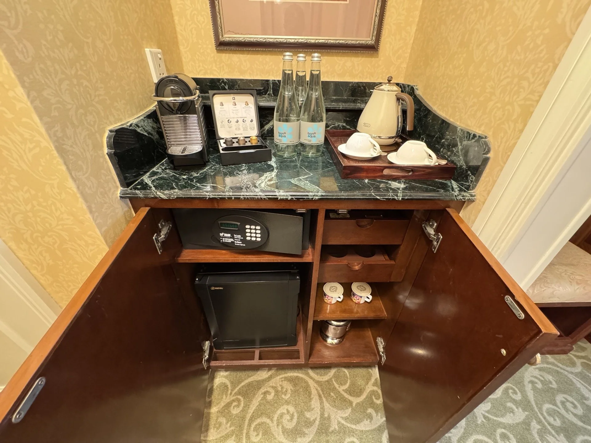 hong-kong-disneyland-hotel-room-mini-bar.jpeg