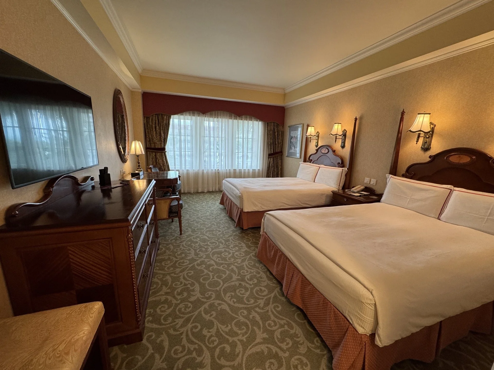 Hong Kong Disneyland Hotel Review