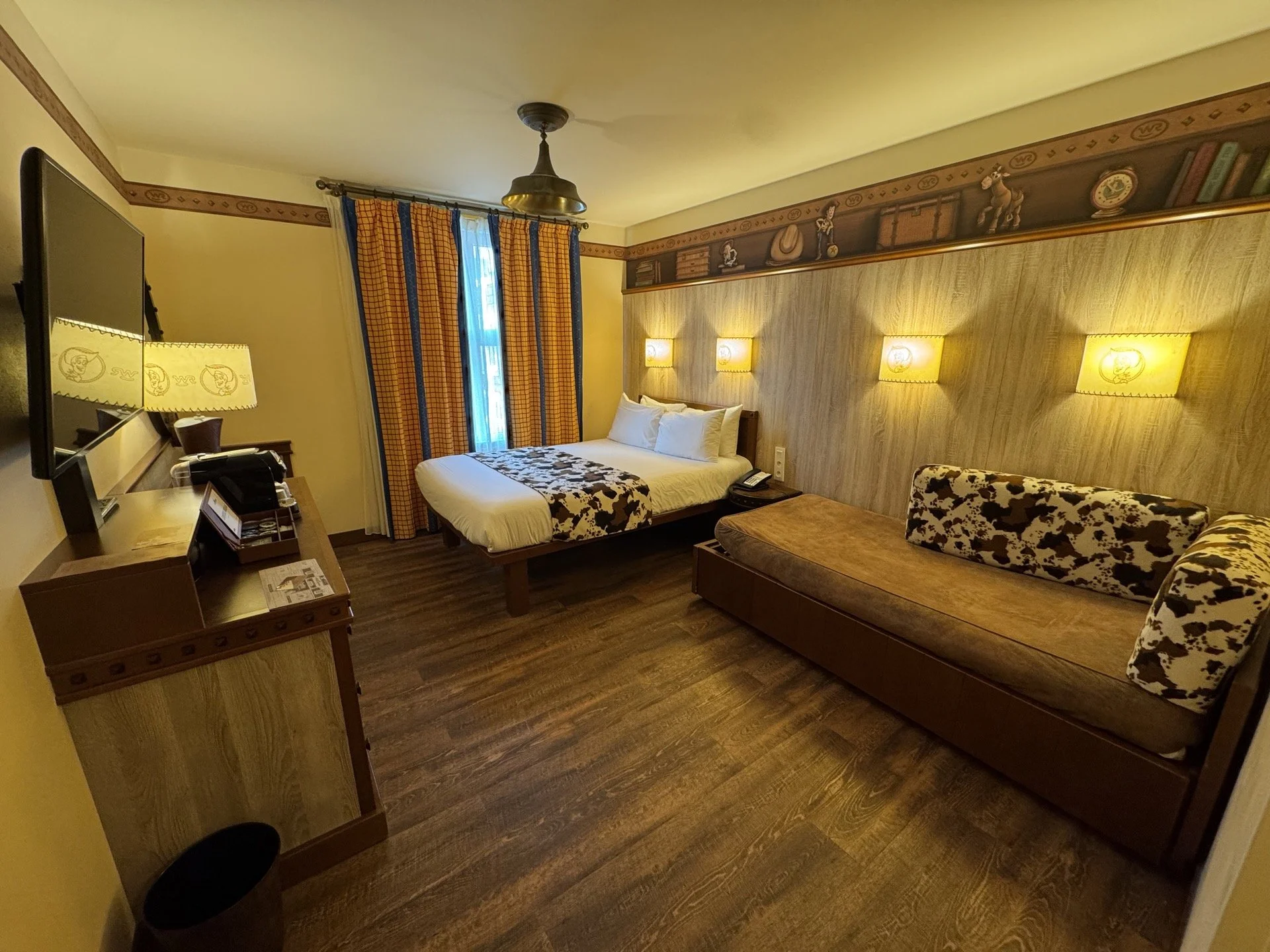 Disney Hotel Cheyenne Review — Yee-Haw!